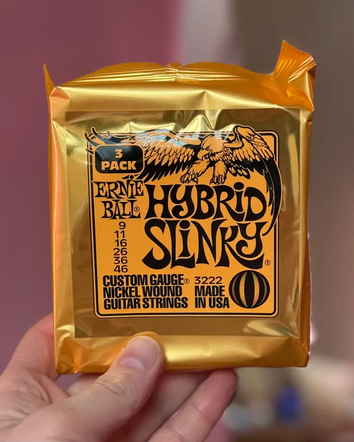 Ernie Ball Ernie Ball Hybrid Slinky 3-pack, 9-46, 3 комплекта струн для электрогитары