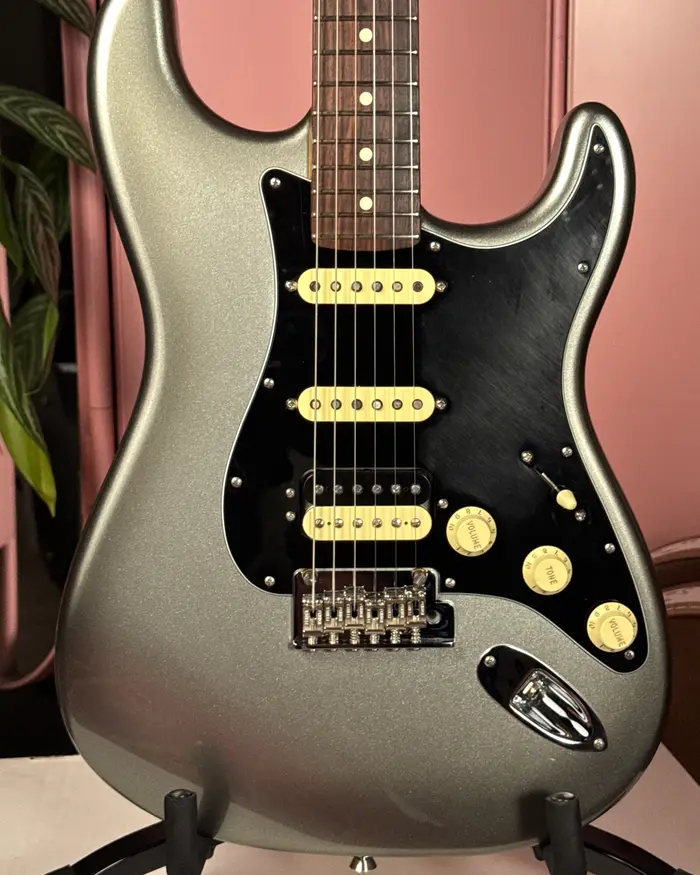 Fender American Professional II Stratocaster HSS
