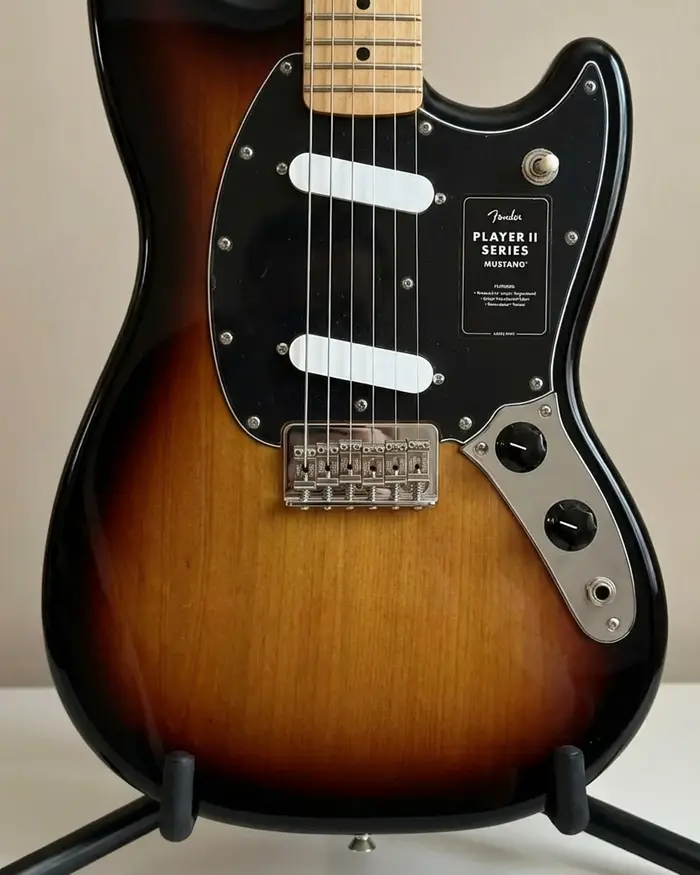 Fender Player II Mustang
