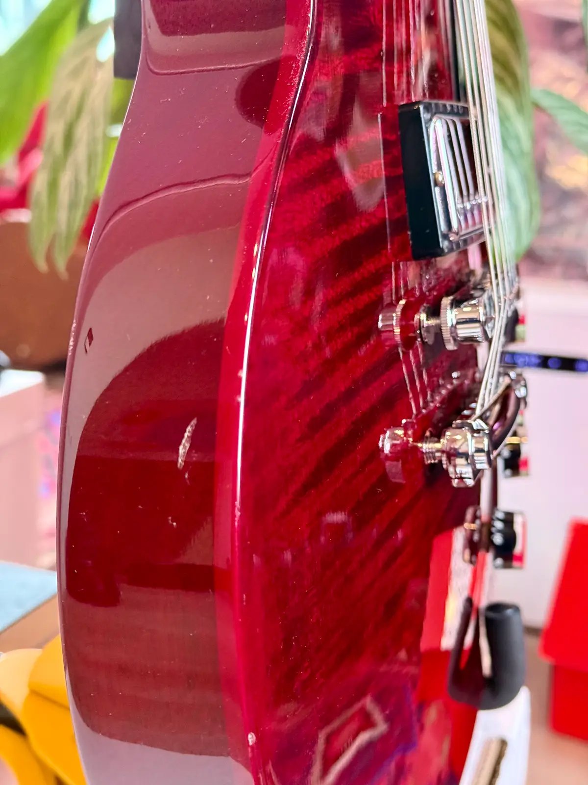 Пример Gibson Les Paul Studio, оцененного в 7/10
