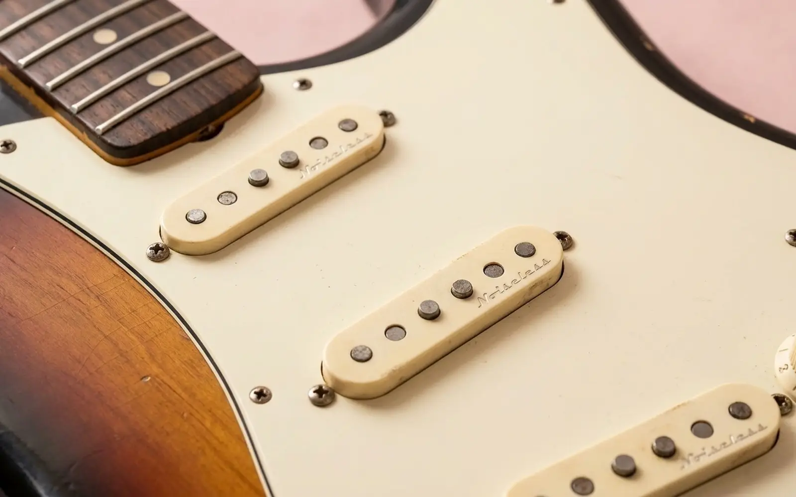 Fender American Deluxe Stratocaster 1998 с датчиками Vintage Noiseless