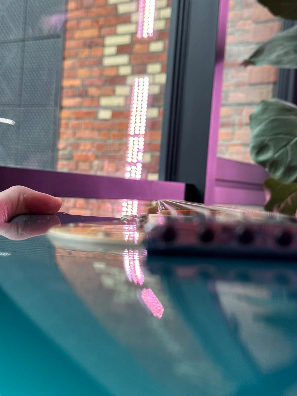 Торцы ладов крупным планом для визуальной проверки