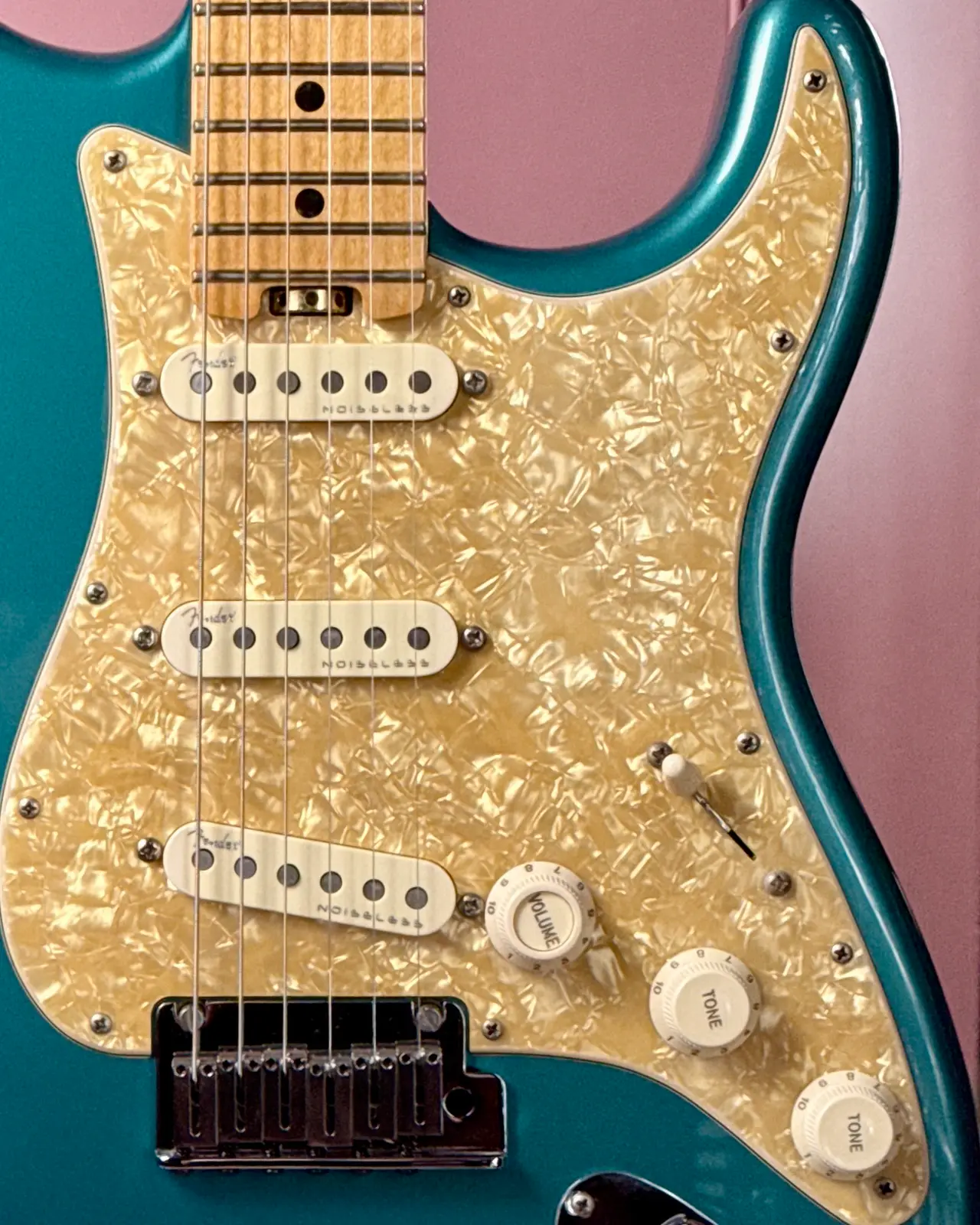 Звукосниматели Fender Stratocaster крупным планом