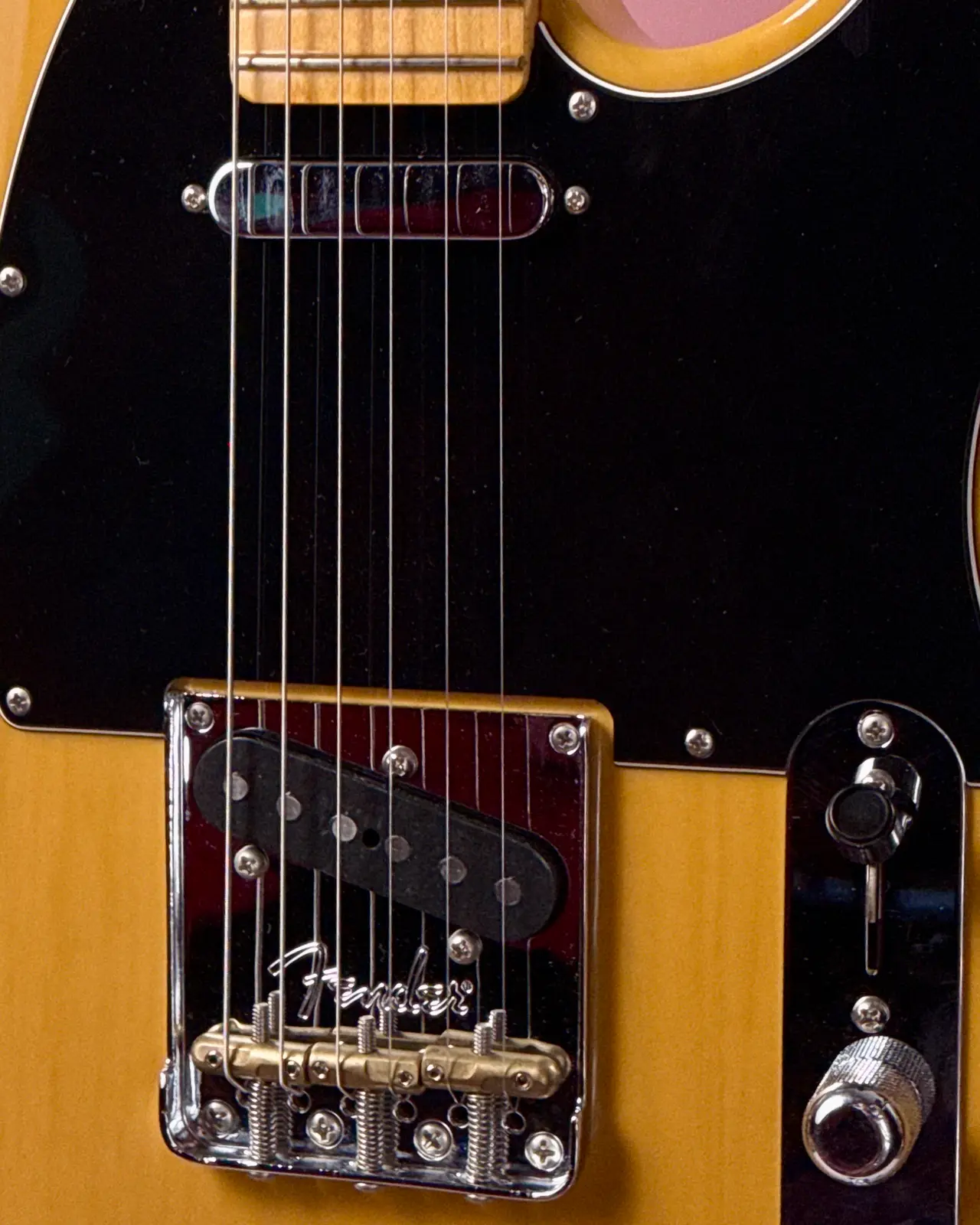 Звукосниматели Fender Telecaster крупным планом