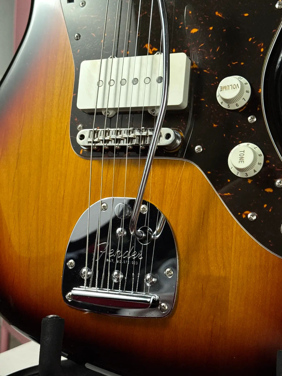 Плавающее тремоло Fender Jazzmaster