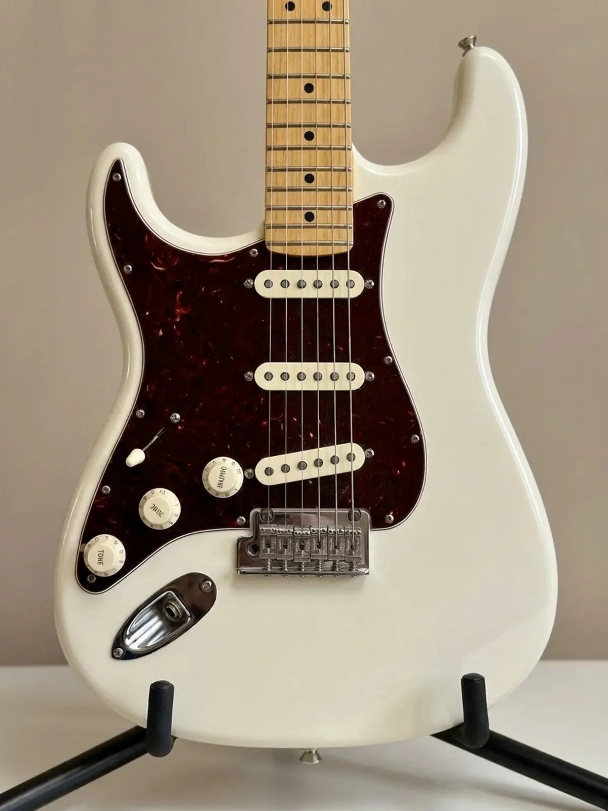 Fender American Professional II Arctic White, электрогитара