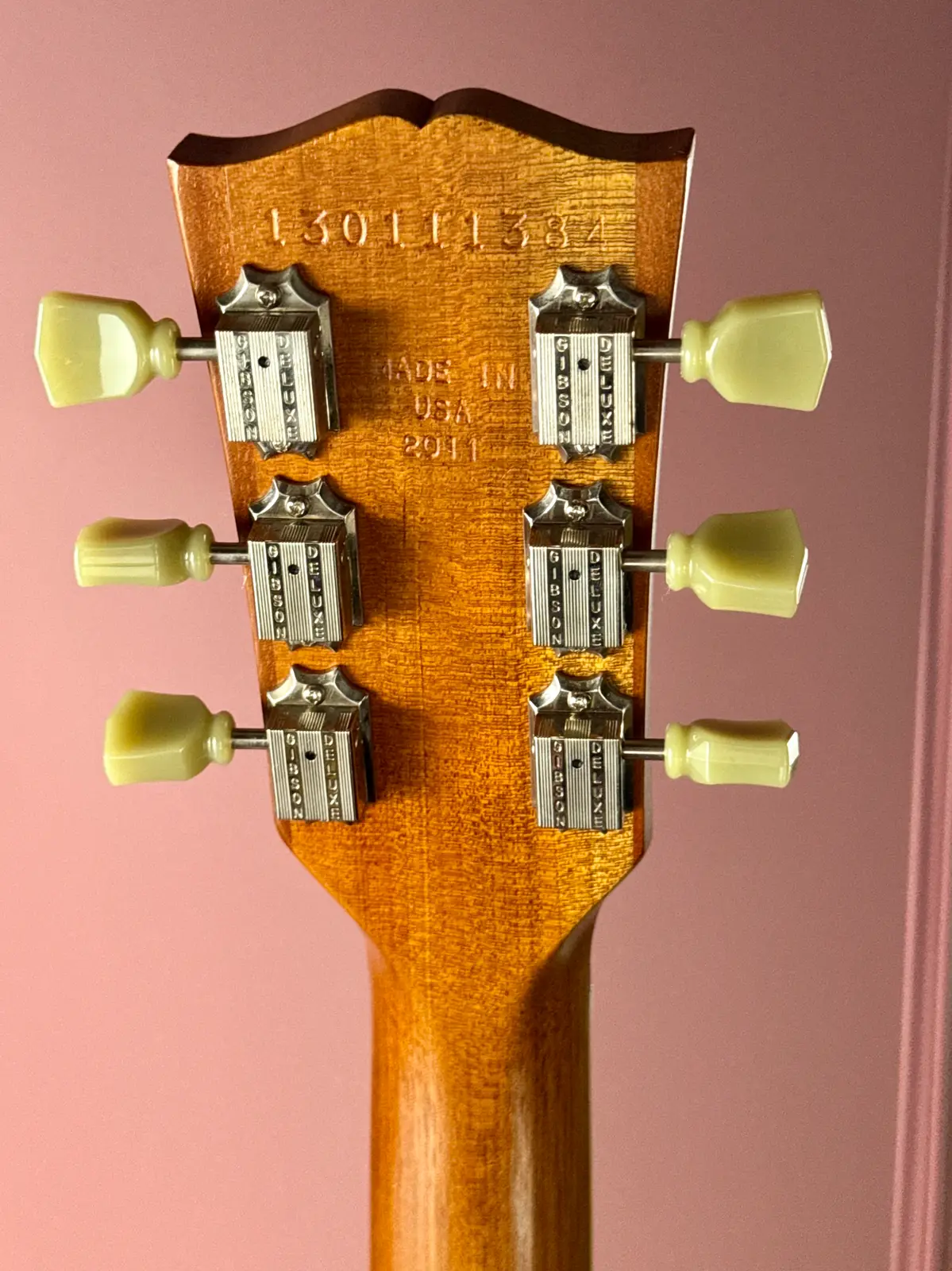 Серийный номер на тыльной стороне головы Gibson Les Paul Traditional 1960 2011