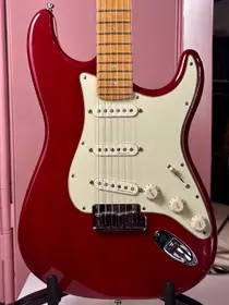 Fender American Deluxe Stratocaster 1998 Crimson Red Transparent, электрогитара, фото 1