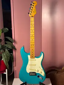 Fender American Professional II Stratocaster 2022 Miami Blue, электрогитара, фото 2