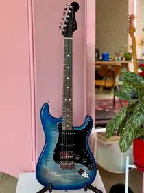 Fender American Ultra Stratocaster 2021 Denim Burst, электрогитара, фото 2