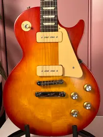 Gibson Les Paul Studio 50's Tribute P-90 2010 Worn Satin Cherry, электрогитара, фото 1