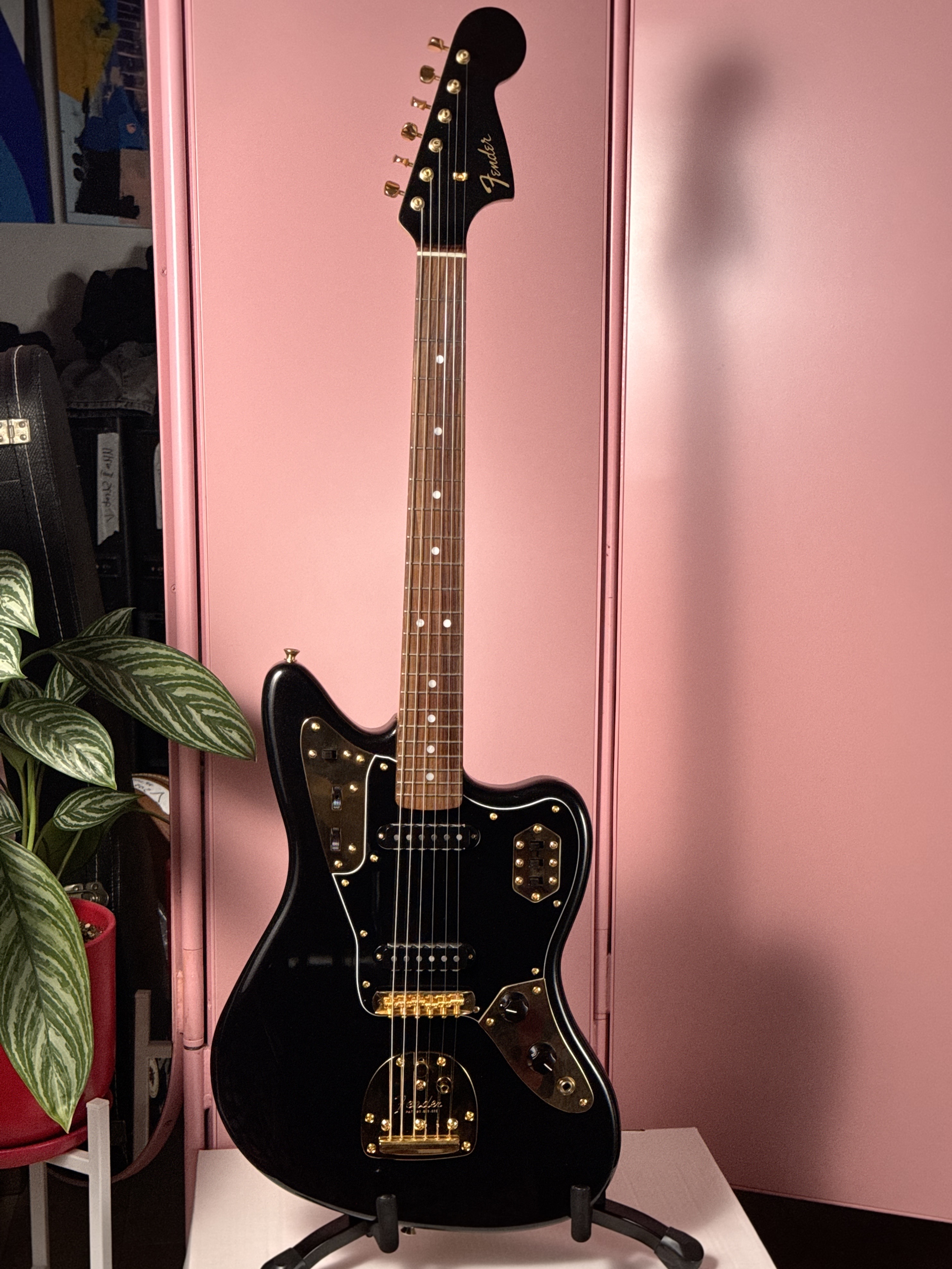 Fender Fender Traditional 60's 2025 Ltd Edition Jaguar 2025 Black Pearl w/ Matching Headstock, электрогитара, фото 2