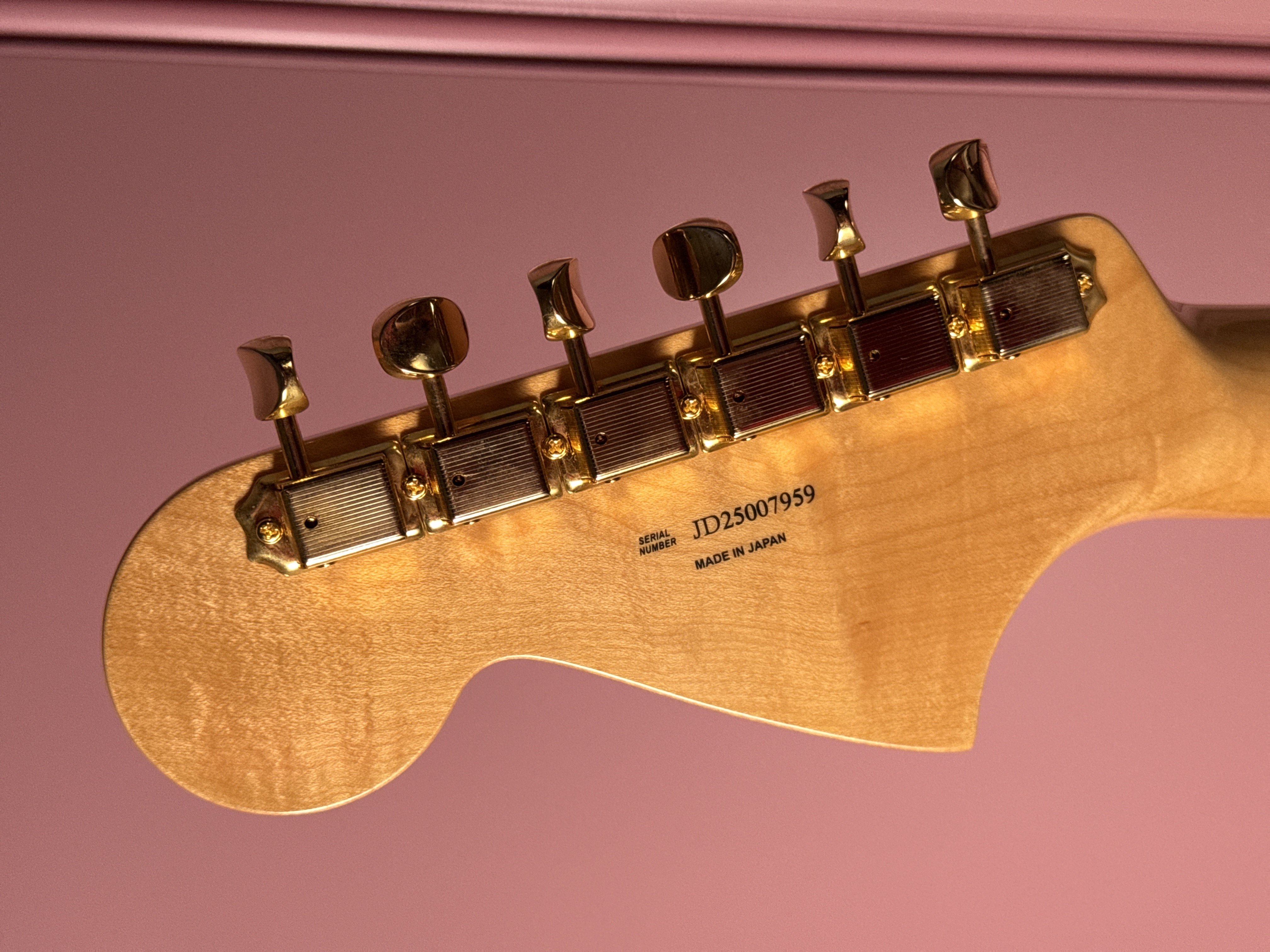 Fender Fender Traditional 60's 2025 Ltd Edition Jaguar 2025 Black Pearl w/ Matching Headstock, электрогитара, фото 11